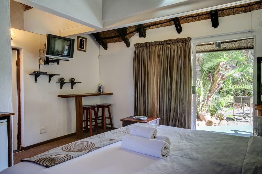 היברדין Khaya La Manzi Guest Lodge מראה חיצוני תמונה