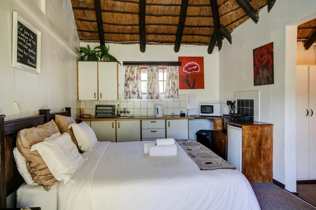 היברדין Khaya La Manzi Guest Lodge מראה חיצוני תמונה