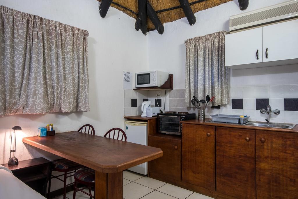 היברדין Khaya La Manzi Guest Lodge מראה חיצוני תמונה