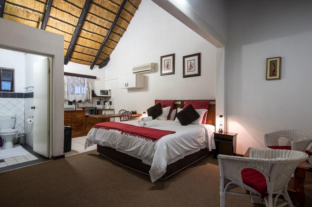 היברדין Khaya La Manzi Guest Lodge מראה חיצוני תמונה
